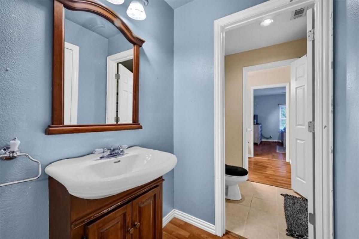 Picture of Home For Sale in Sherman, Texas, United States