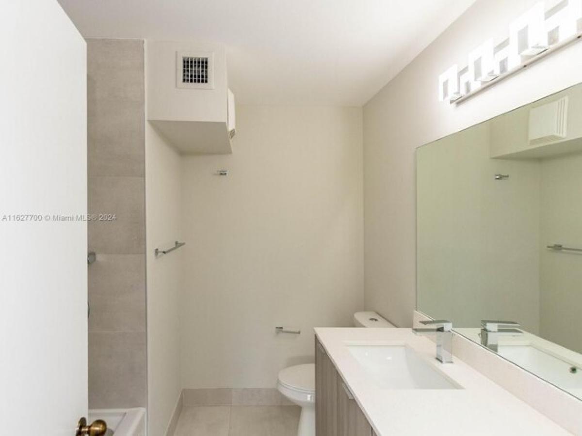 Picture of Home For Sale in Weston, Florida, United States