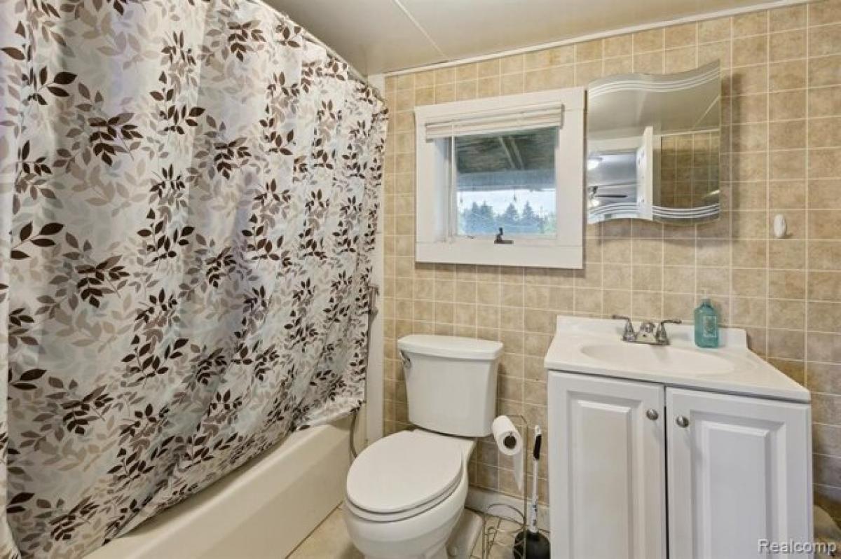 Picture of Home For Sale in Lake, Michigan, United States