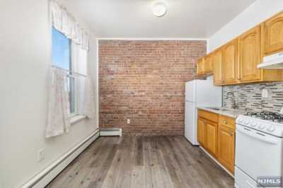 Apartment For Rent in Newark, New Jersey