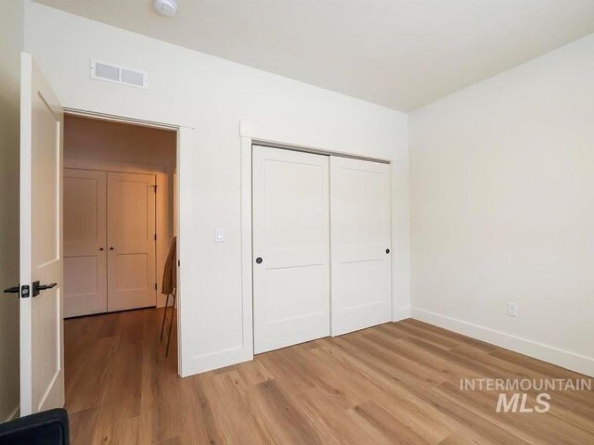 Picture of Home For Sale in McCall, Idaho, United States