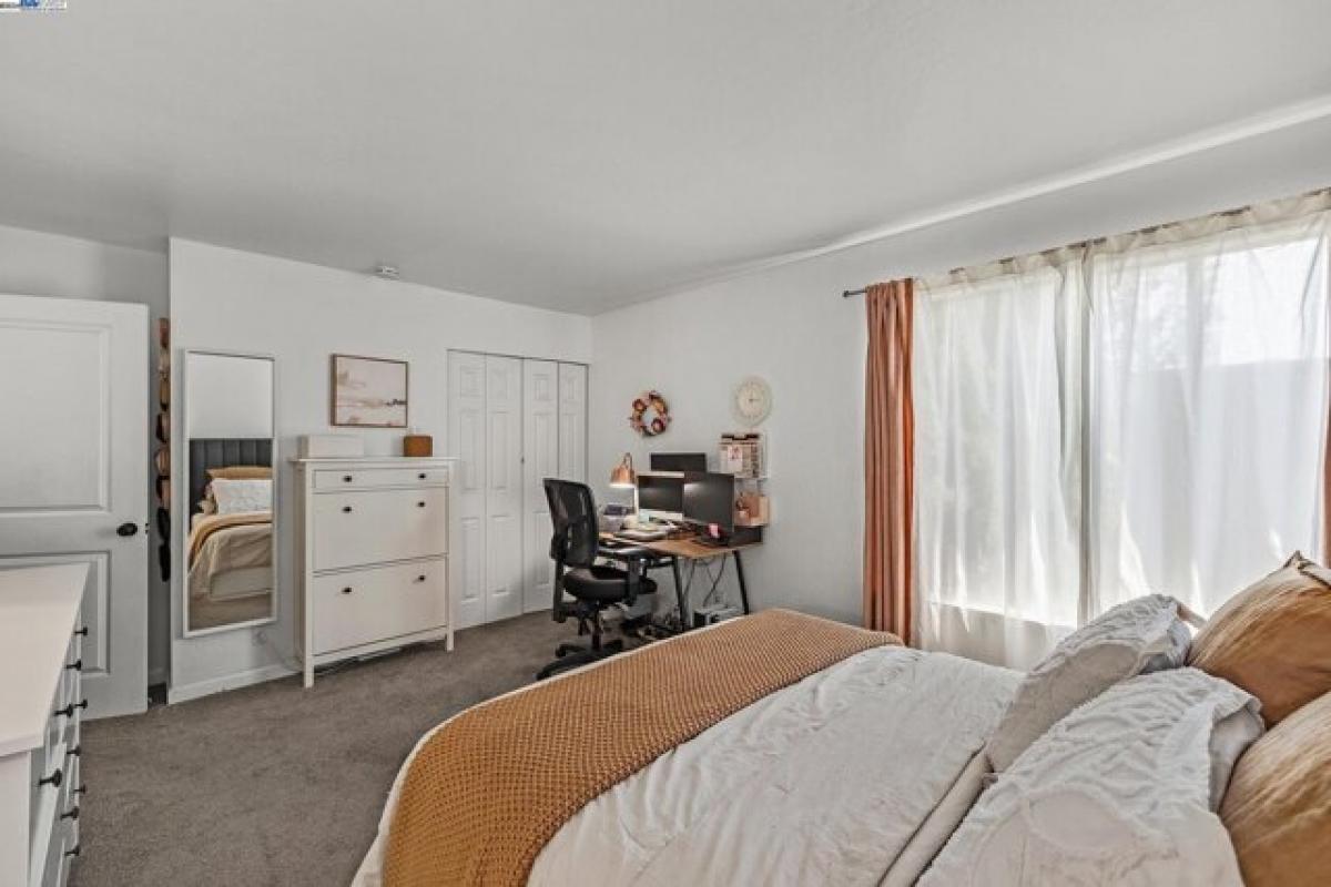 Picture of Home For Sale in San Leandro, California, United States