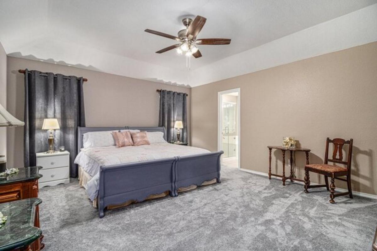 Picture of Home For Sale in Justin, Texas, United States