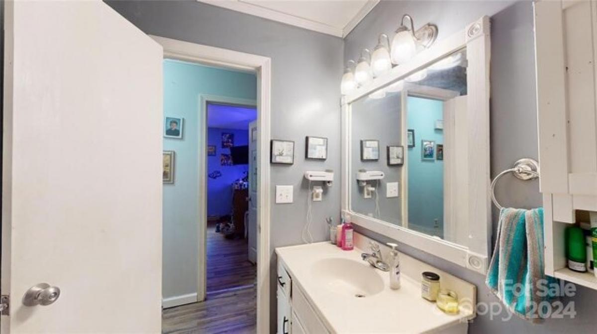 Picture of Home For Sale in Marion, North Carolina, United States