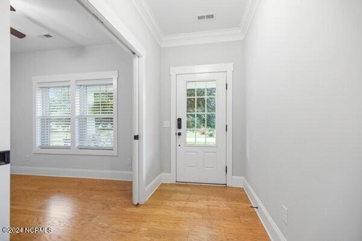 Picture of Home For Sale in Southport, North Carolina, United States