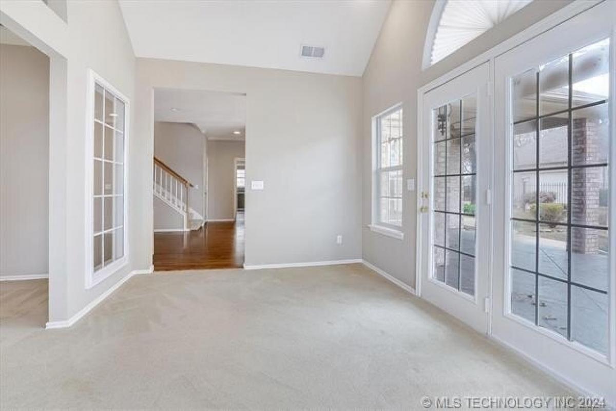 Picture of Home For Sale in Coweta, Oklahoma, United States