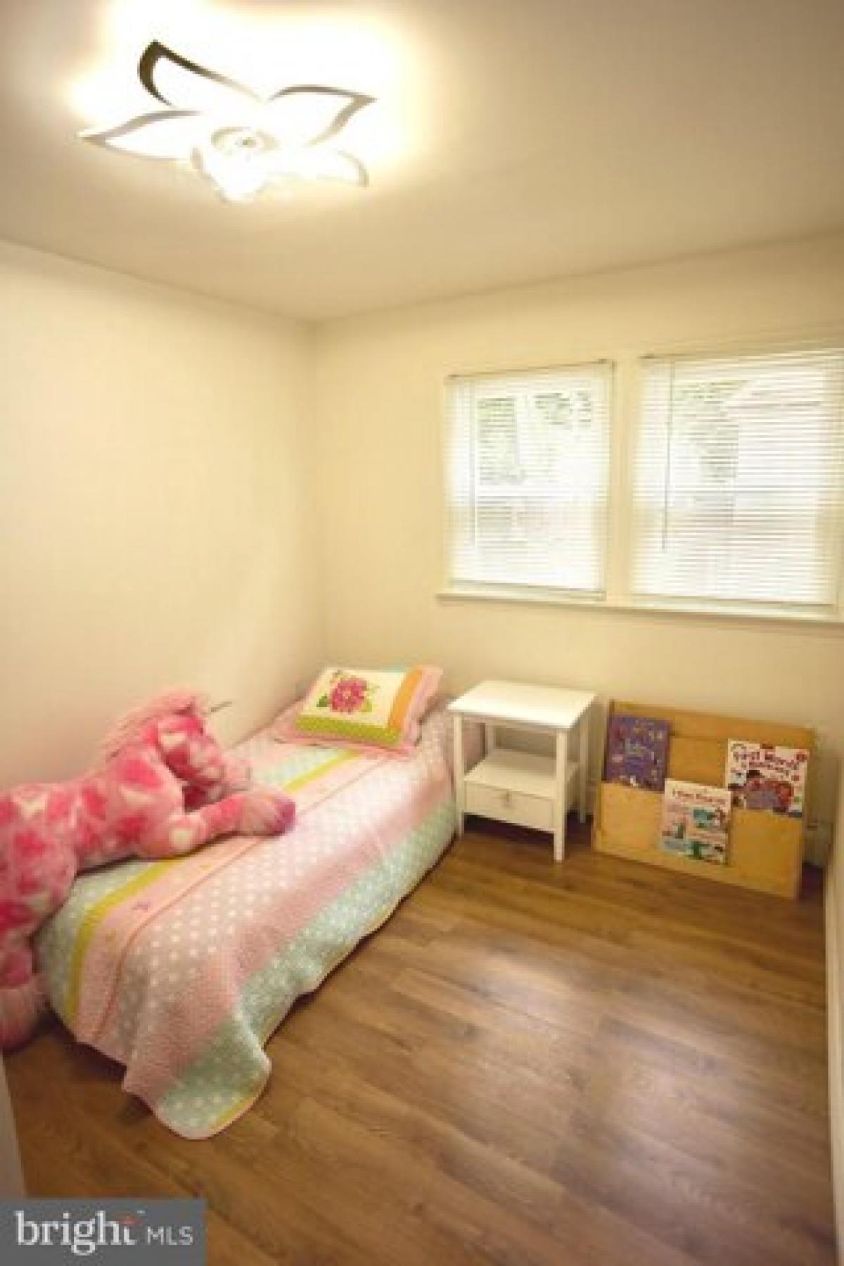 Picture of Home For Sale in Lawrenceville, New Jersey, United States