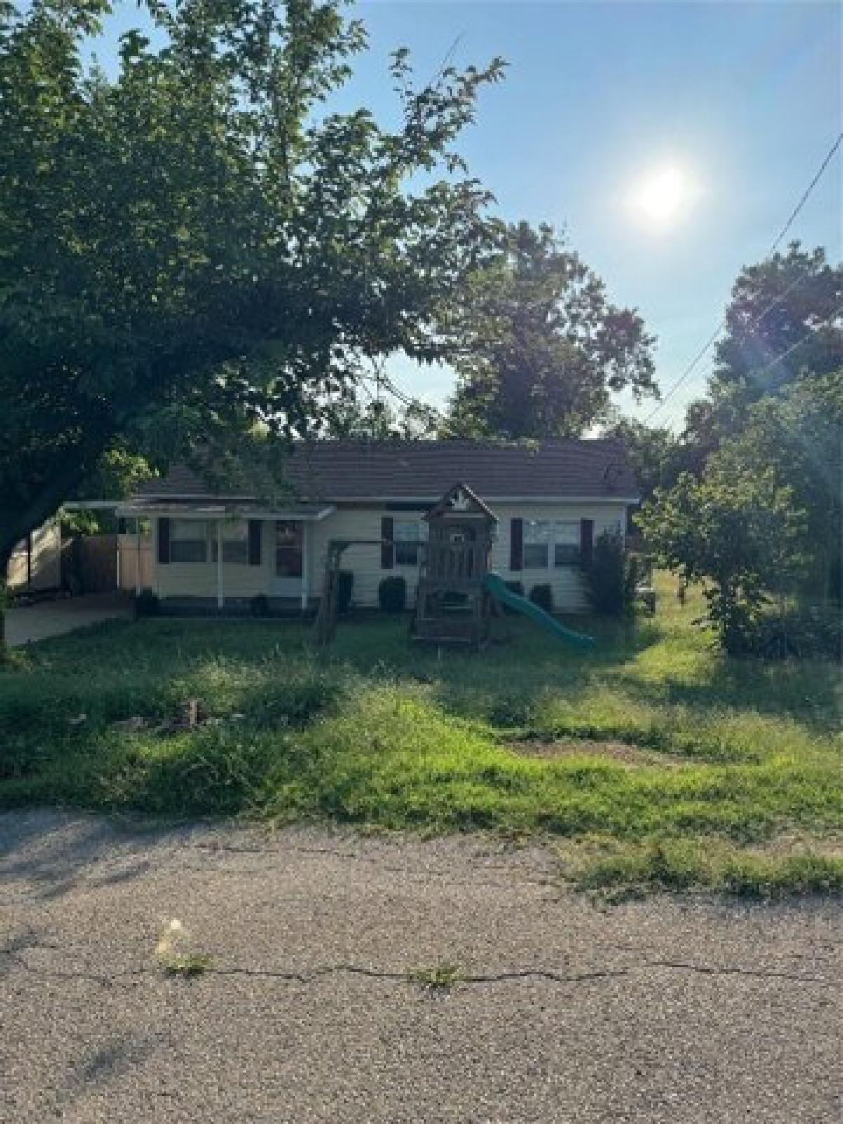 Picture of Home For Sale in Guthrie, Oklahoma, United States