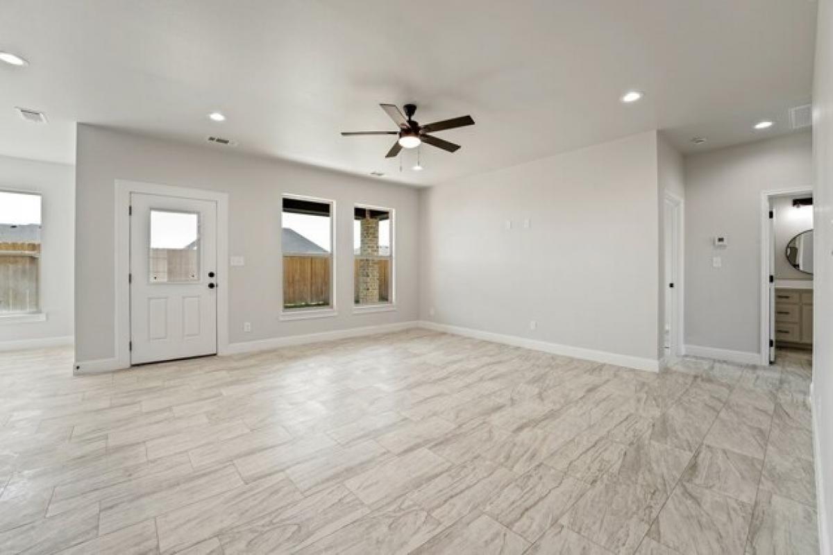 Picture of Home For Sale in Midland, Texas, United States