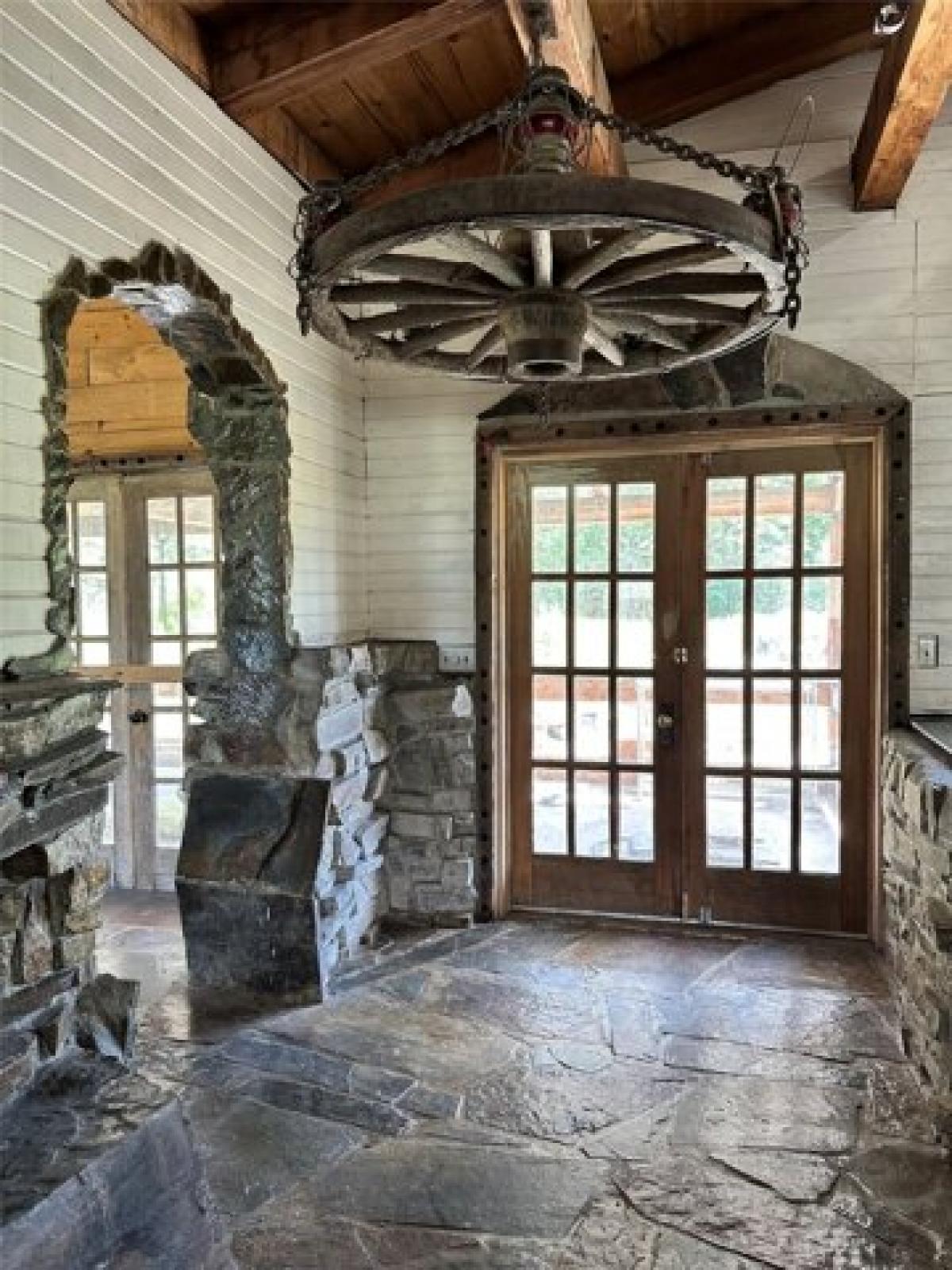 Picture of Home For Sale in Plains, Montana, United States