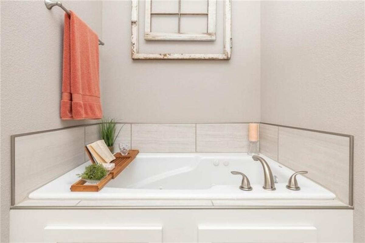 Picture of Home For Sale in Fayetteville, Arkansas, United States