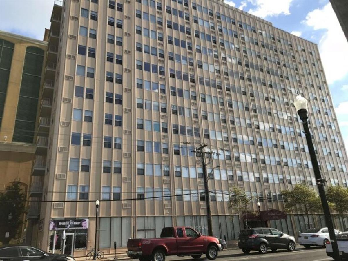 Picture of Home For Sale in Atlantic City, New Jersey, United States