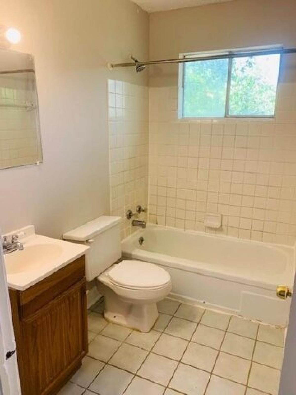 Picture of Home For Sale in Riverdale, Georgia, United States