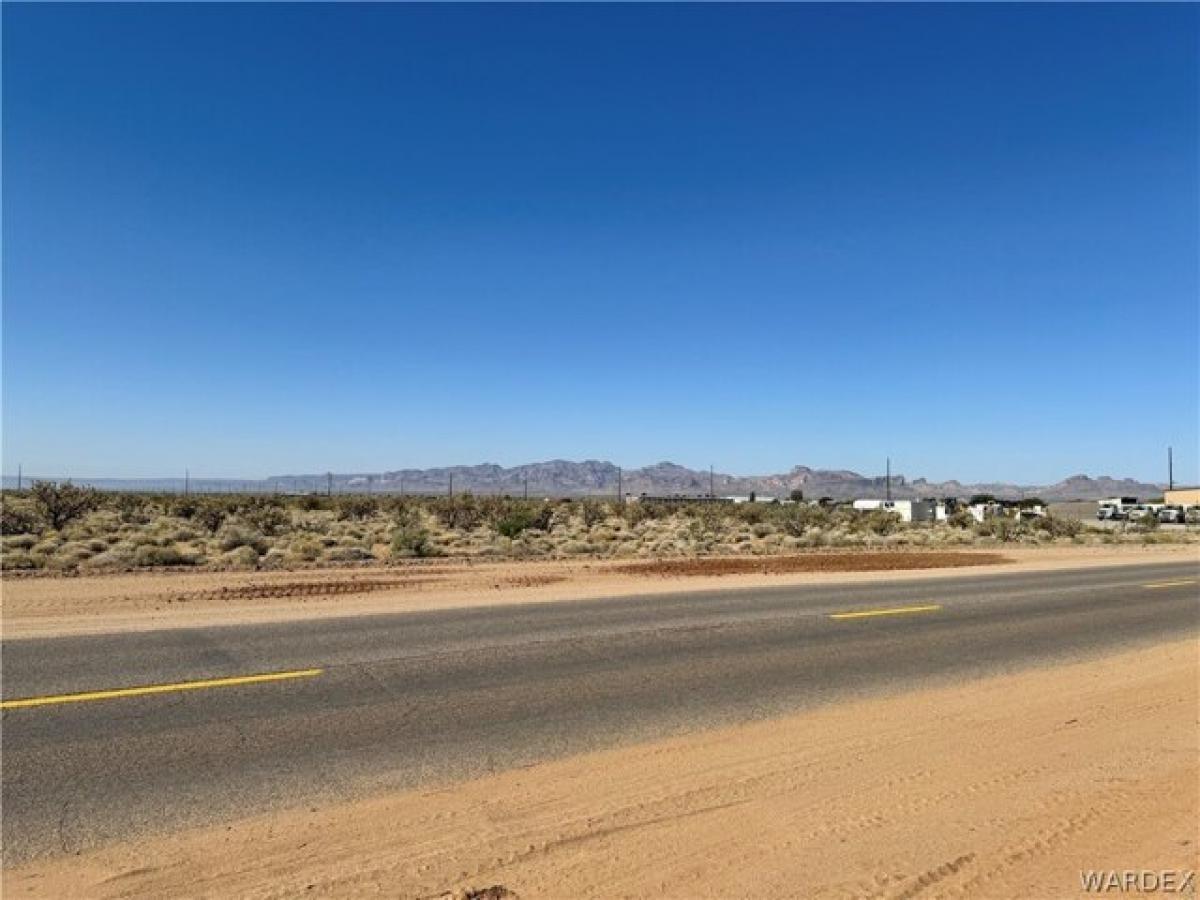 Picture of Residential Land For Sale in Golden Valley, Arizona, United States