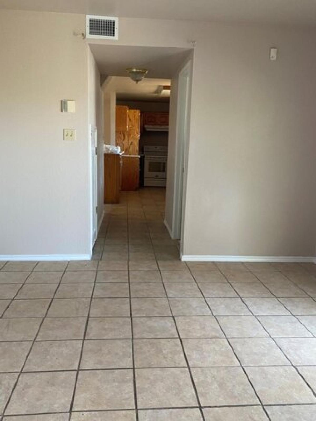 Picture of Home For Sale in Eagle Pass, Texas, United States