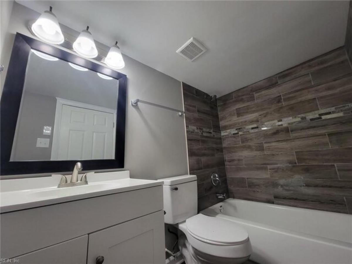 Picture of Home For Sale in Portsmouth, Virginia, United States