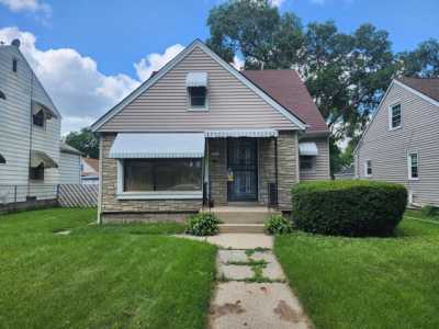 Home For Sale in Milwaukee, Wisconsin