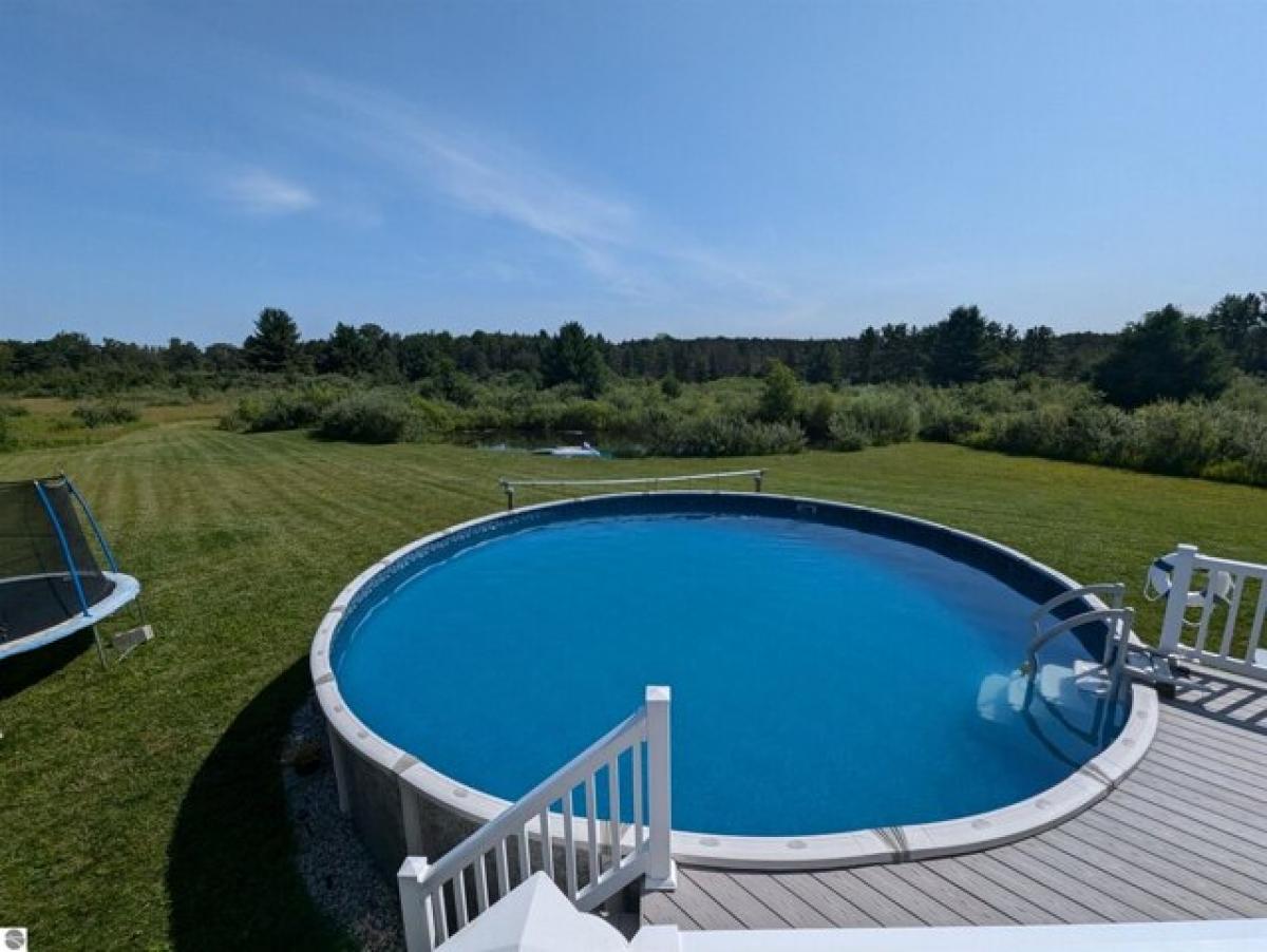 Picture of Home For Sale in Tawas City, Michigan, United States