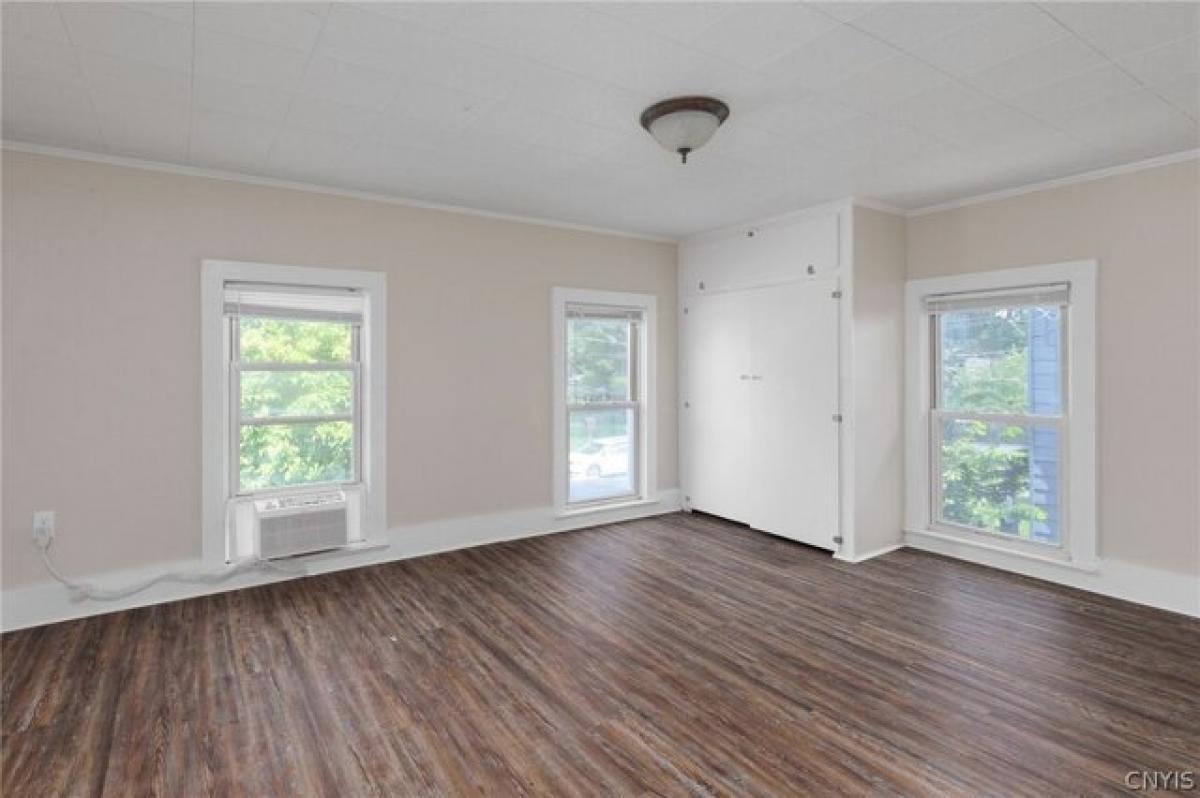 Picture of Home For Sale in Watertown, New York, United States