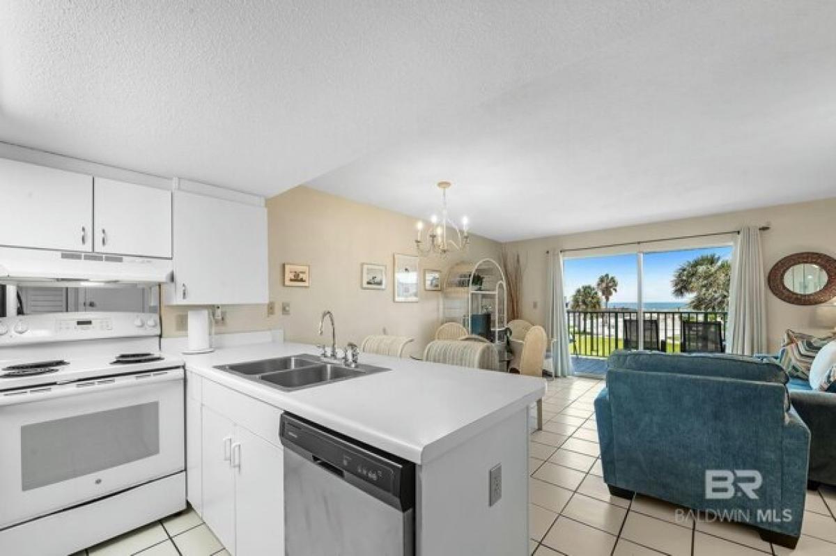 Picture of Home For Sale in Gulf Shores, Alabama, United States