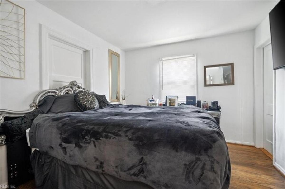 Picture of Home For Sale in Portsmouth, Virginia, United States