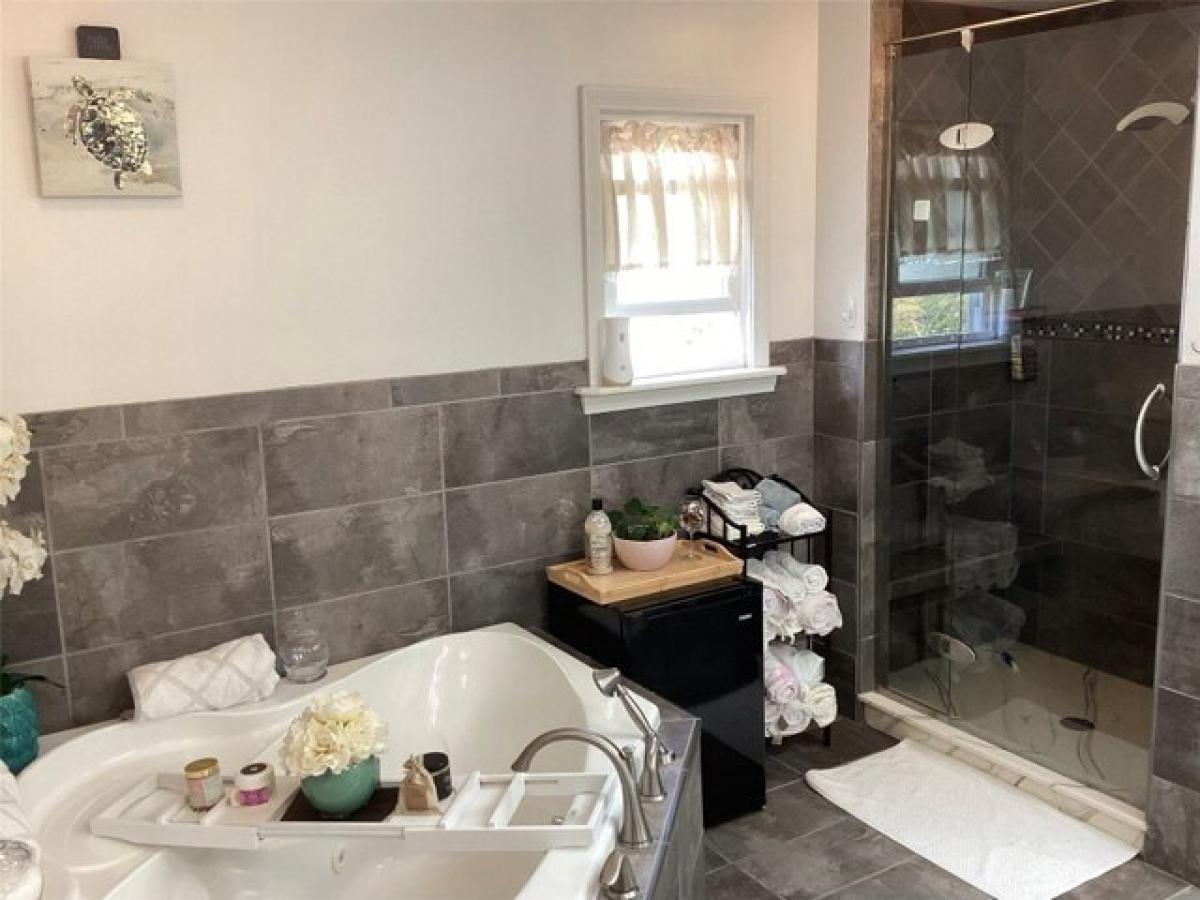 Picture of Home For Sale in Erie, Pennsylvania, United States