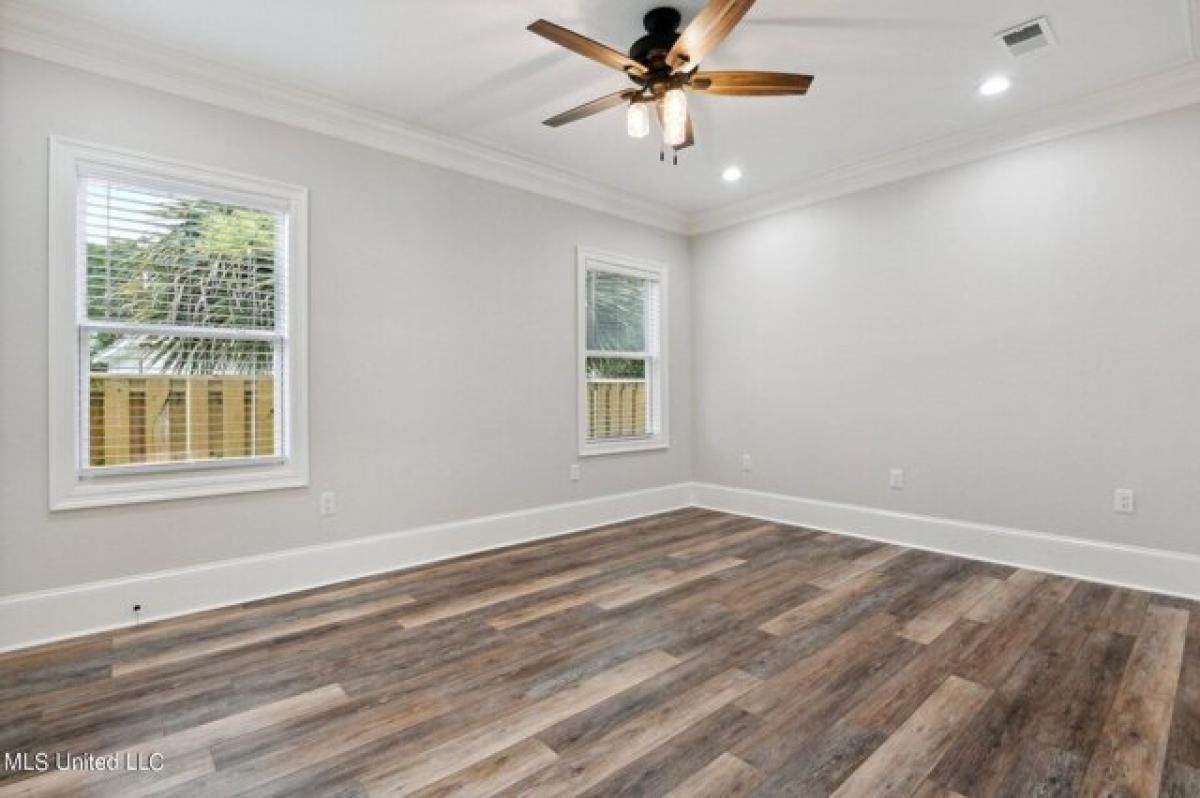 Picture of Home For Sale in Bay Saint Louis, Mississippi, United States