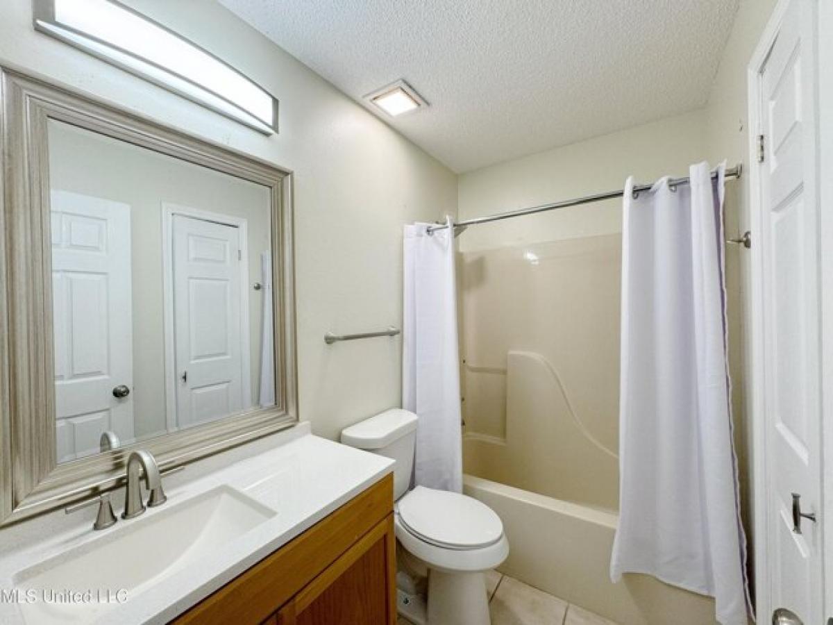 Picture of Home For Sale in Ocean Springs, Mississippi, United States