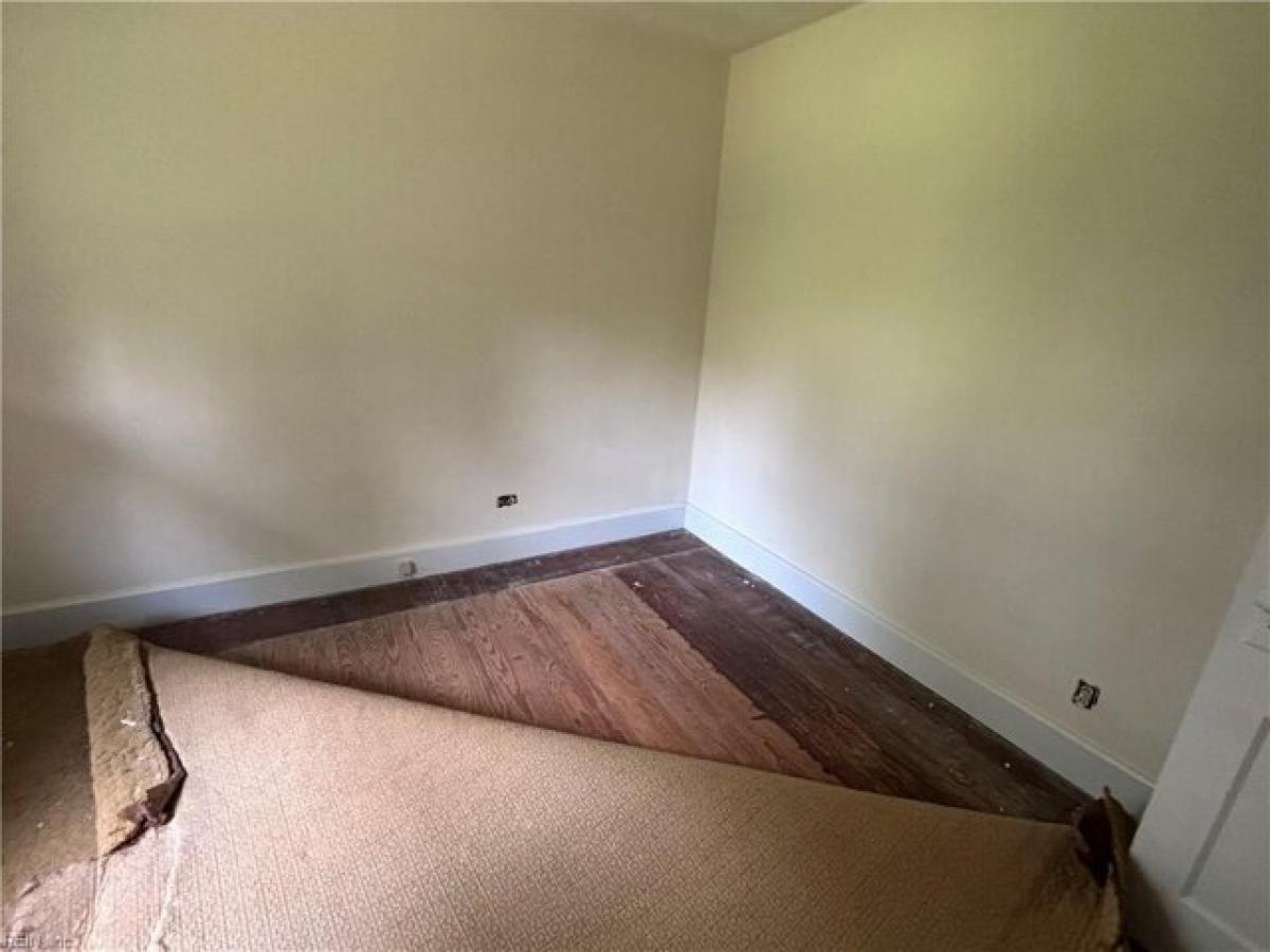 Picture of Home For Sale in Suffolk, Virginia, United States