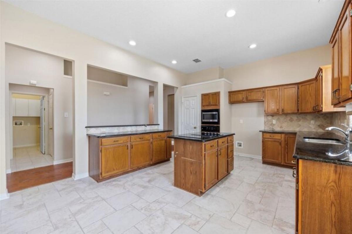 Picture of Home For Sale in Lewisville, Texas, United States