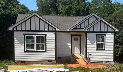 Home For Sale in Hickory, North Carolina