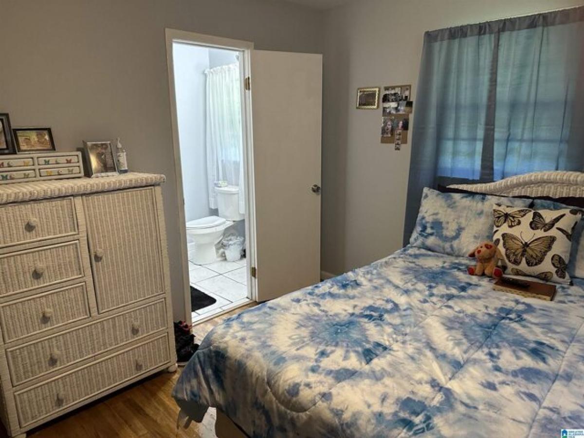 Picture of Home For Sale in Anniston, Alabama, United States