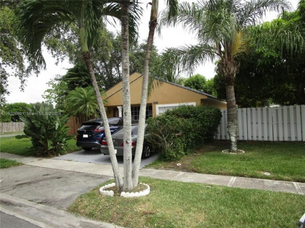 Picture of Home For Sale in Pembroke Pines, Florida, United States