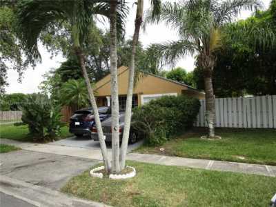 Home For Sale in Pembroke Pines, Florida