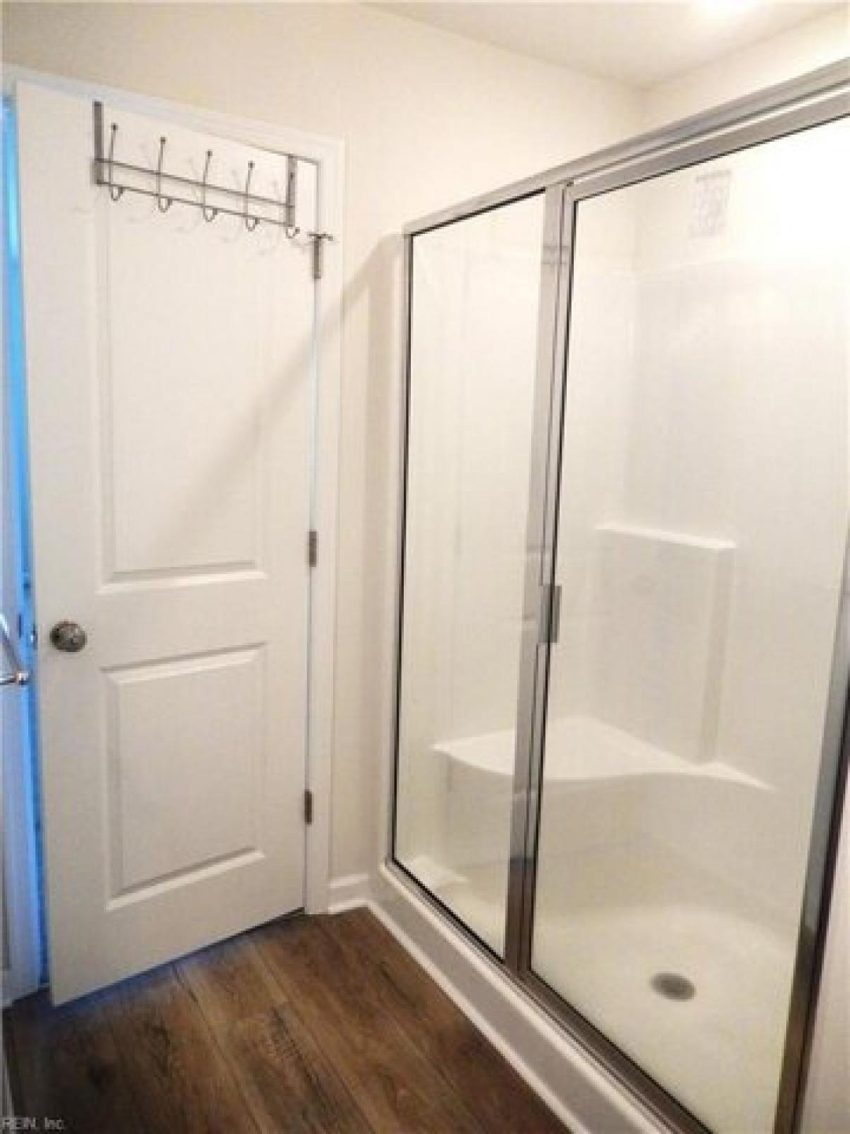 Picture of Home For Sale in Suffolk, Virginia, United States