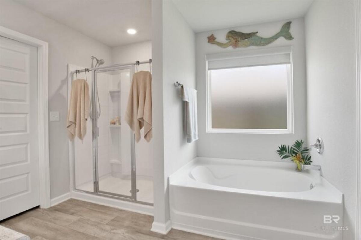 Picture of Home For Sale in Foley, Alabama, United States