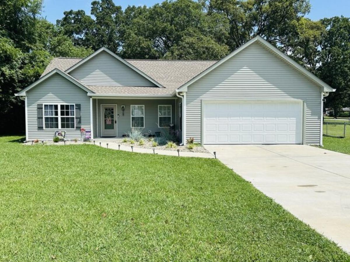 Picture of Home For Sale in Lafayette, Tennessee, United States