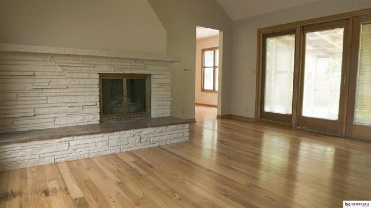 Picture of Home For Sale in Omaha, Nebraska, United States