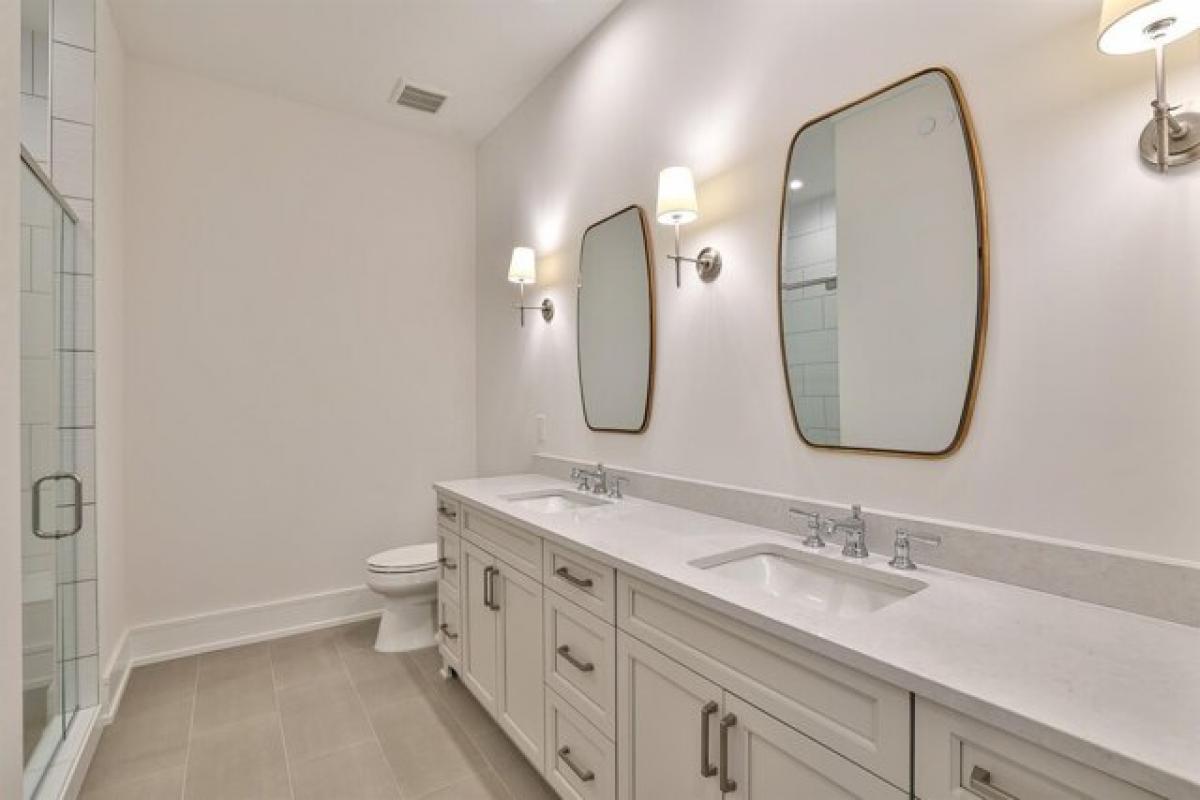 Picture of Home For Sale in Fort Thomas, Kentucky, United States