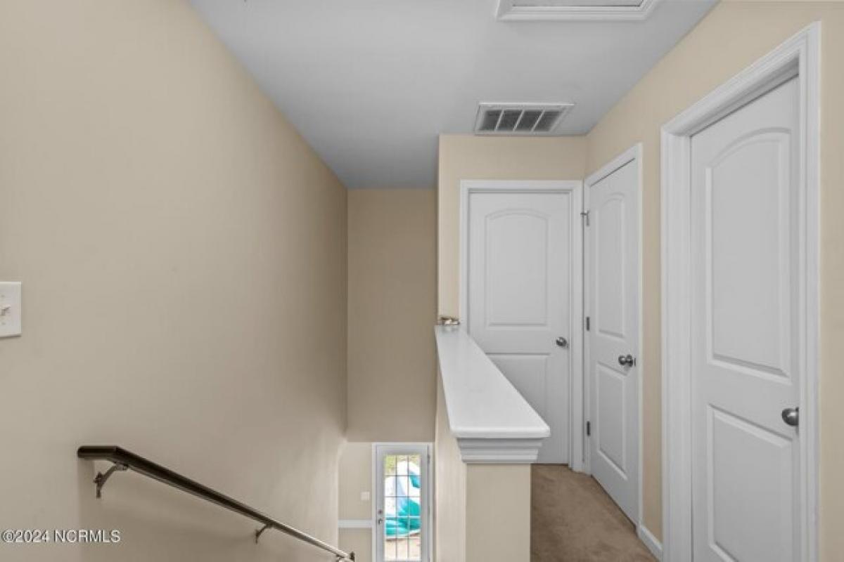 Picture of Home For Sale in Jacksonville, North Carolina, United States