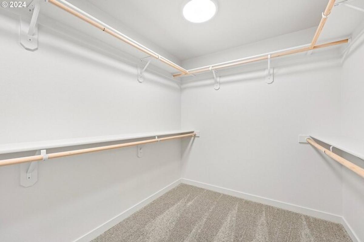 Picture of Home For Sale in Eugene, Oregon, United States