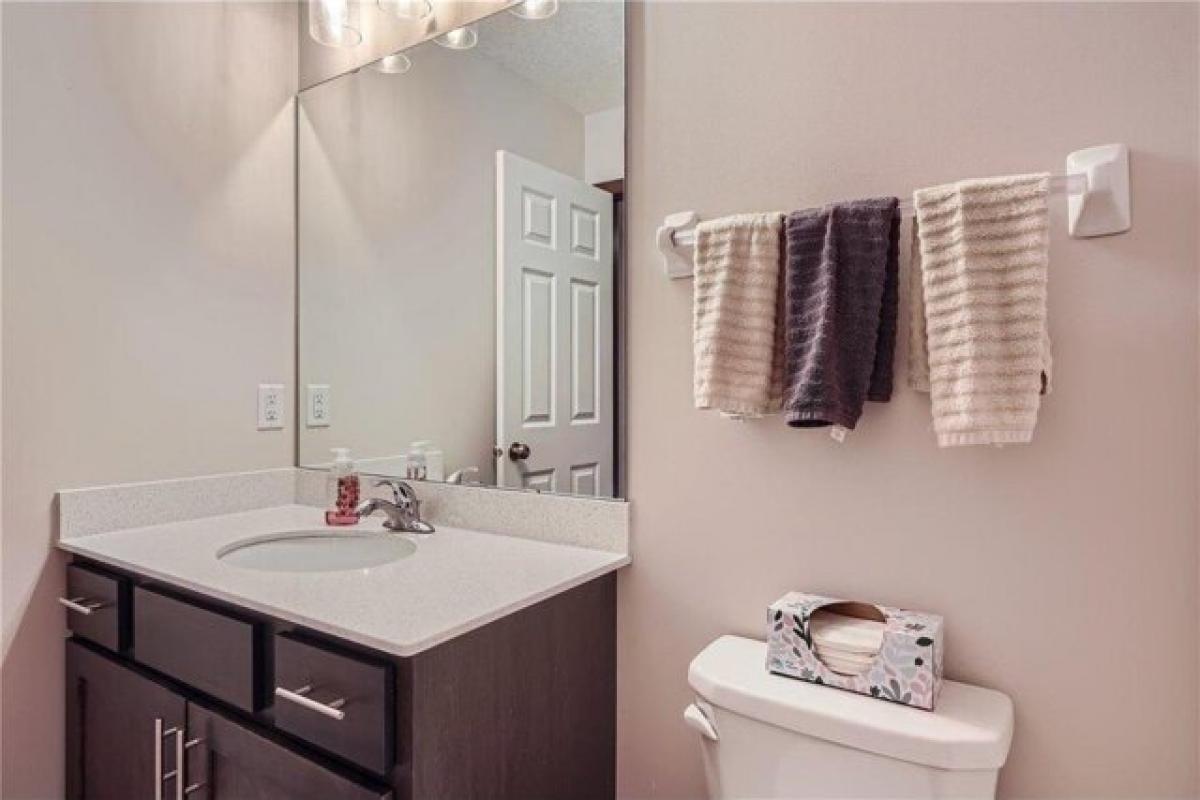 Picture of Home For Sale in Burnsville, Minnesota, United States