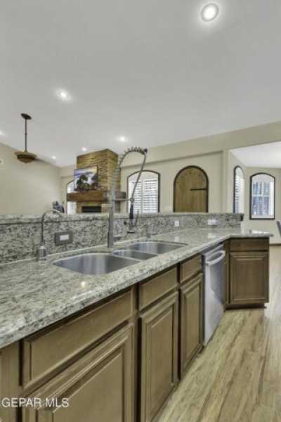 Home For Sale in Socorro, Texas