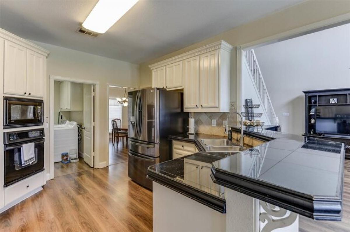 Picture of Home For Sale in Waxahachie, Texas, United States