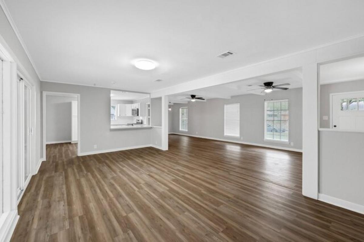 Picture of Home For Sale in La Porte, Texas, United States