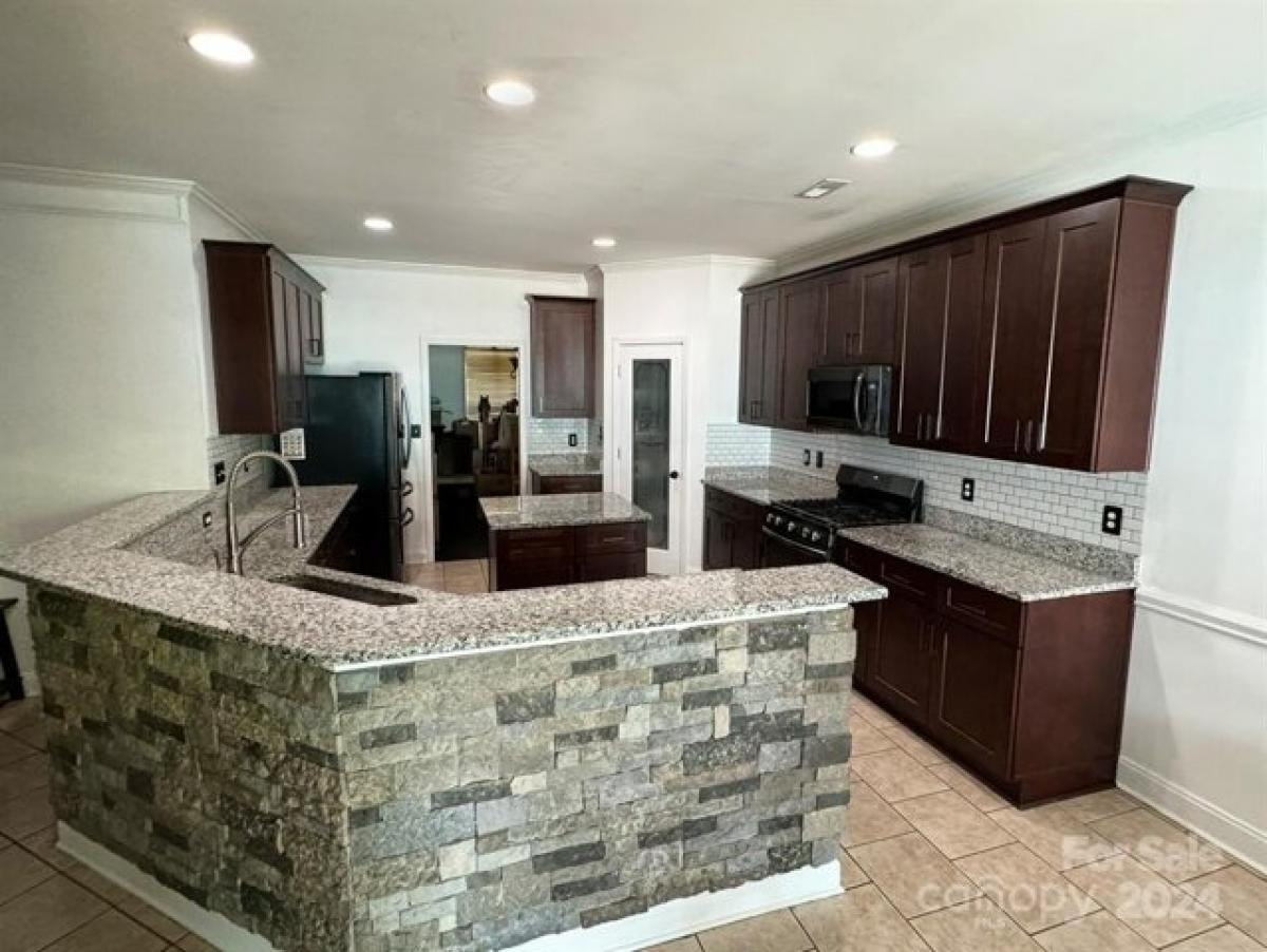 Picture of Home For Sale in Indian Trail, North Carolina, United States