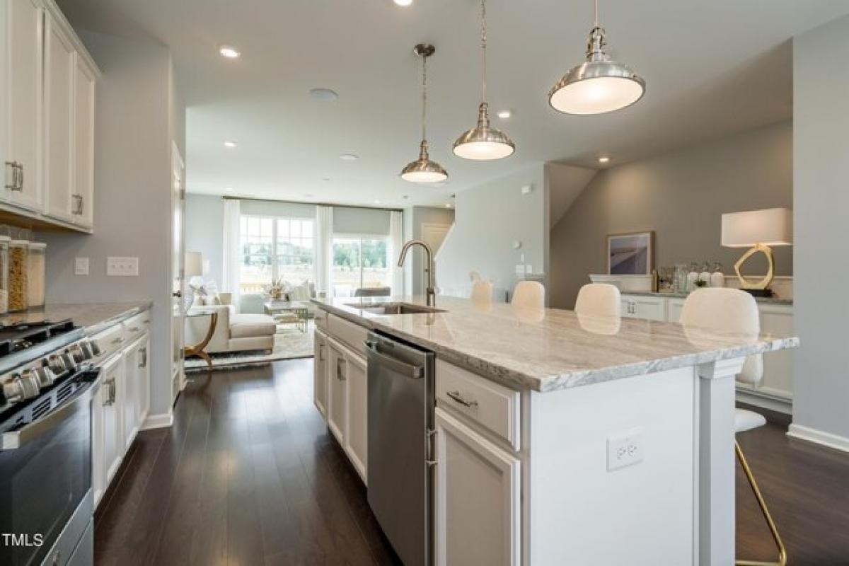 Picture of Home For Sale in Apex, North Carolina, United States