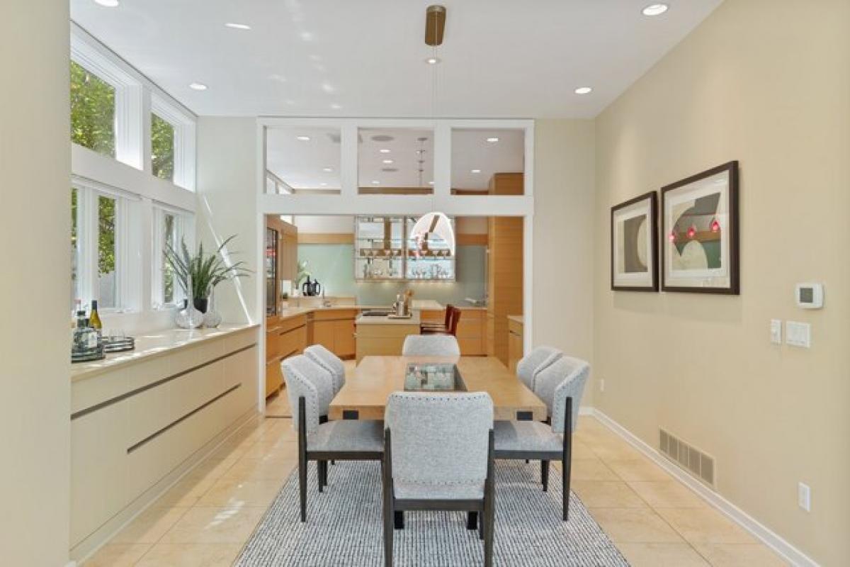 Picture of Home For Sale in Minneapolis, Minnesota, United States