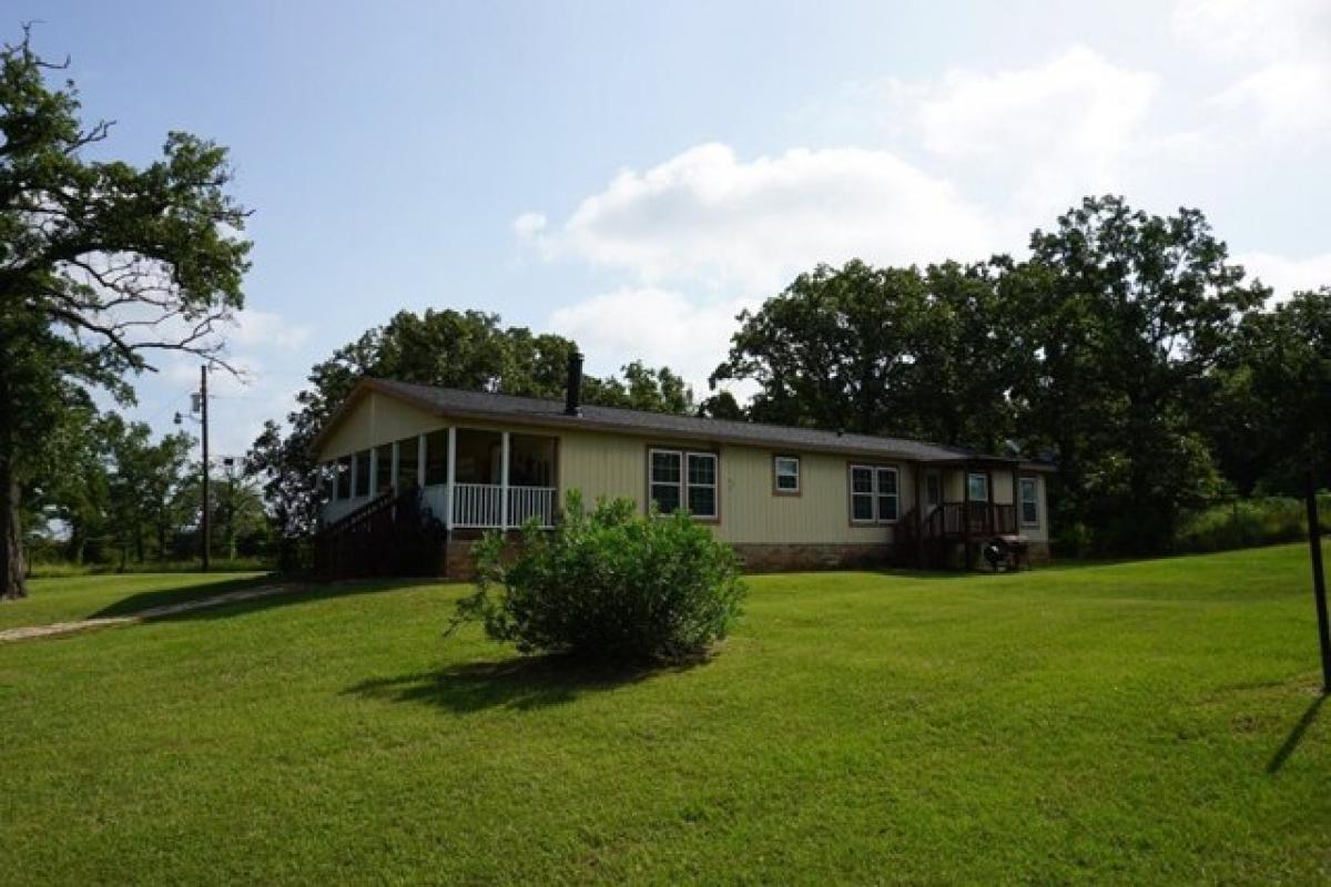 Picture of Home For Sale in Athens, Texas, United States