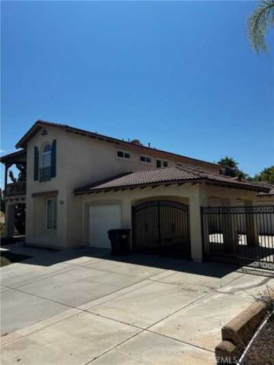 Home For Sale in Corona, California